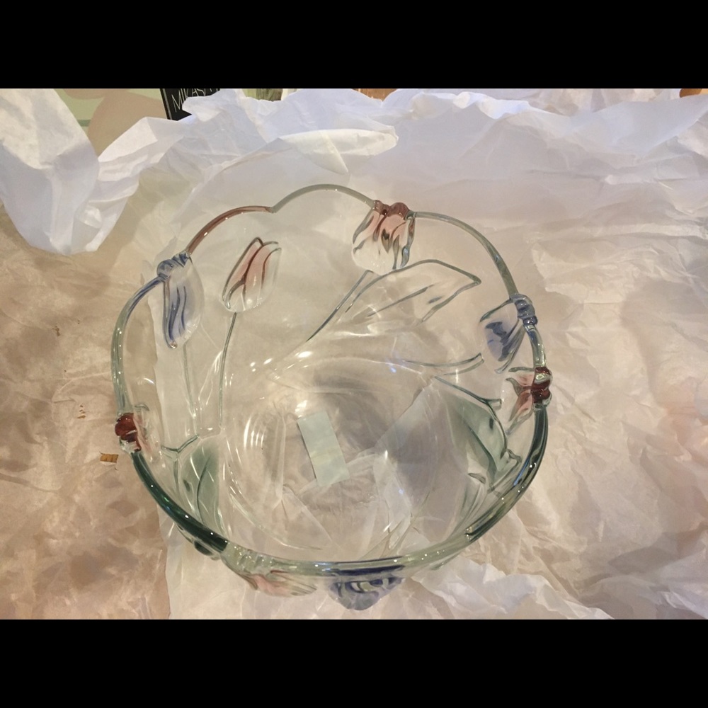 Mikasa Glass Tulip Bowl - Picture 2 of 3